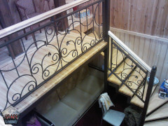 Лестница с перилами в баню